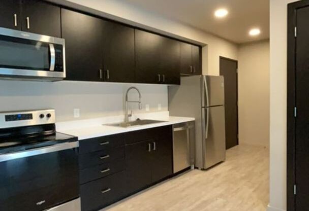 2 beds, 1 bath, 659 sqft, $1,597, Unit 204