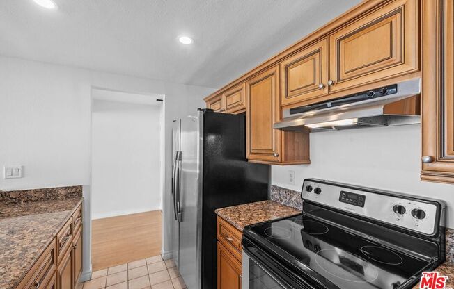 2 beds, 2 baths, 1,071 sqft, $4,100, Unit 801