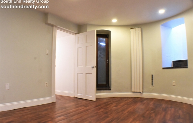 2 beds, 1 bath, 900 sqft, $3,600, Unit G