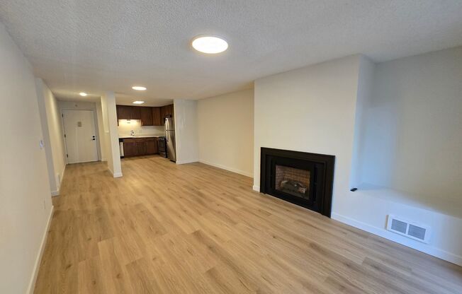 2 beds, 1 bath, 950 sqft, $2,195, Unit 107