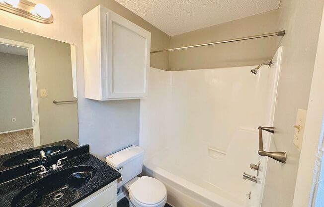 Studio, 1 bath, 500 sqft, $795, Unit 204