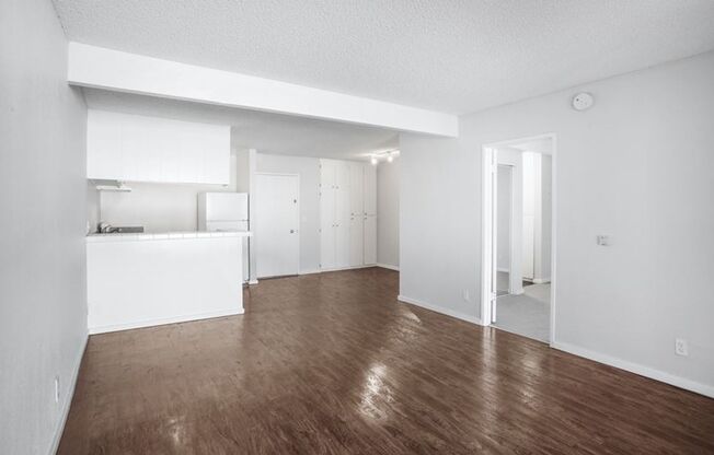 1 bed, 1 bath, 672 sqft, $2,100