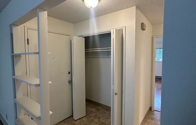 2 beds, 1 bath, $1,250