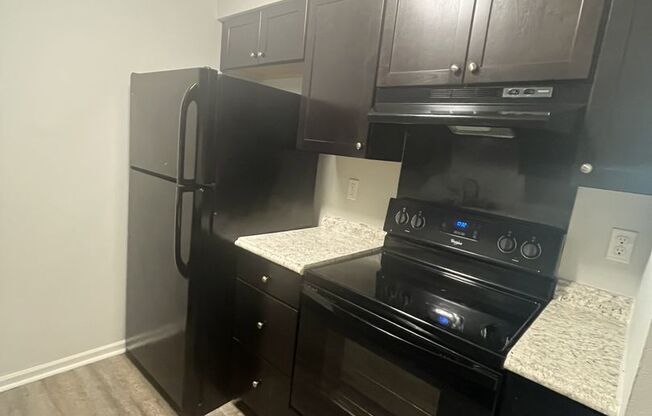 1 bed, 1 bath, 646 sqft, $870, Unit 356E