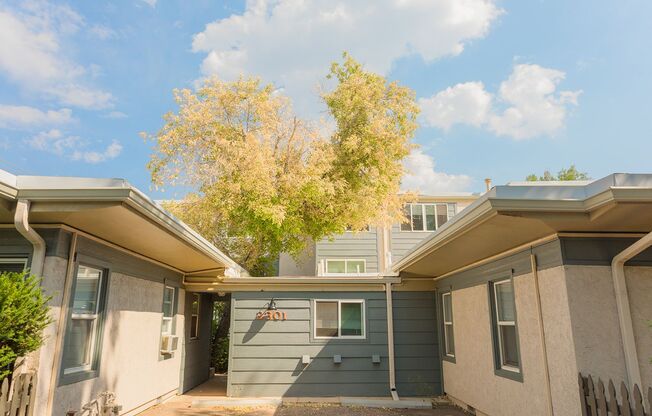 2 beds, 1 bath, 690 sqft, $2,800, Unit 208