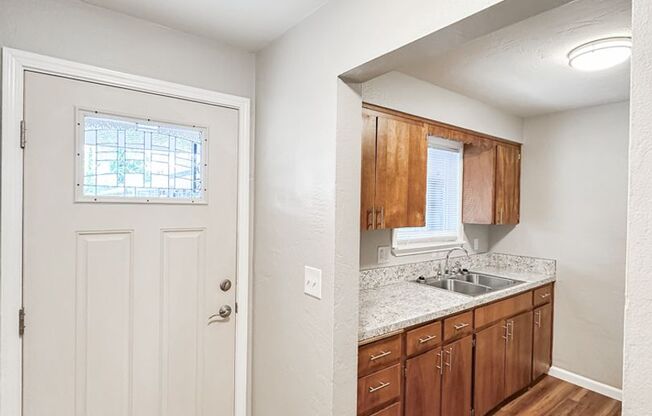 2 beds, 1 bath, 780 sqft, $1,200, Unit SC821