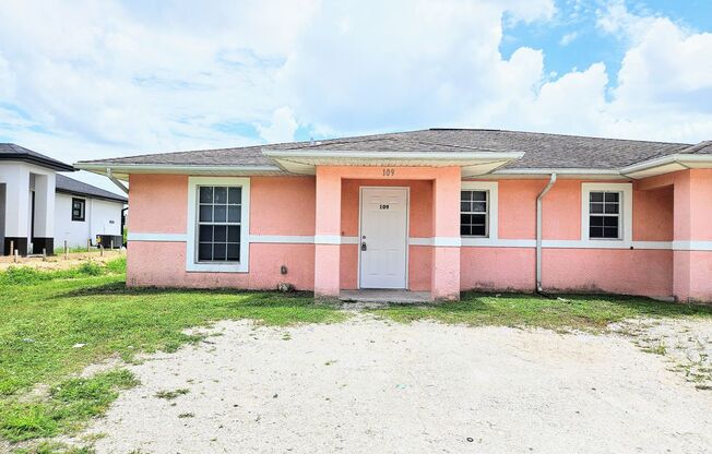 Cozy & Convenient, 3-bed, 2-bath duplex