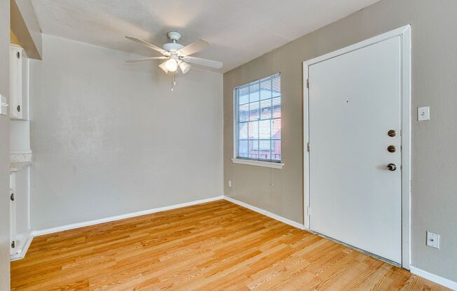 2 beds, 1 bath, 750 sqft, $1,100, Unit K706 - 307 - 107