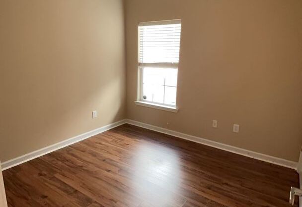3 beds, 2 baths, $2,200