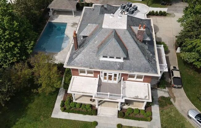 746 Benton Ave