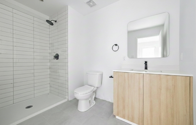 3 beds, 2 baths, 1,046 sqft, $6,500, Unit 301