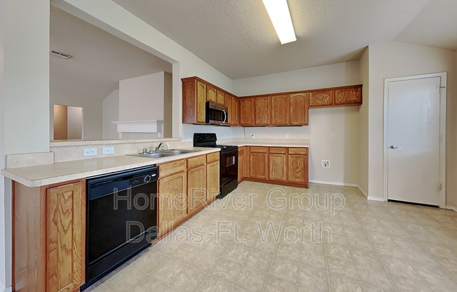 1913 CLINTON DR