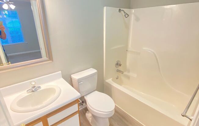 2 beds, 2 baths, 1,055 sqft, $1,200, Unit 5102