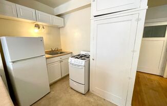 1 bed, 1 bath, $915, Unit 4