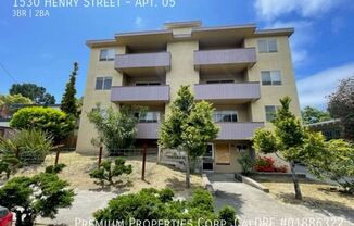1530 HENRY ST