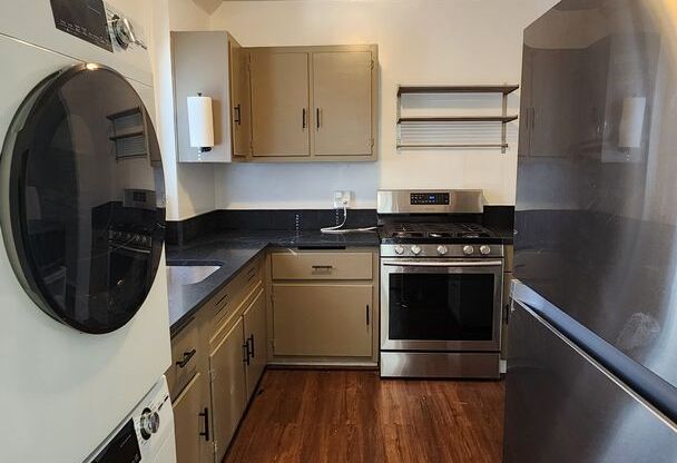 1 bed, 1 bath, $1,975