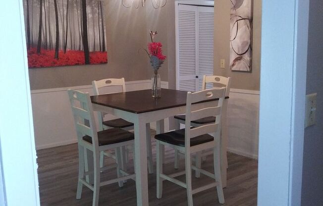 2 beds, 1.5 baths, 982 sqft, $1,279, Unit 54