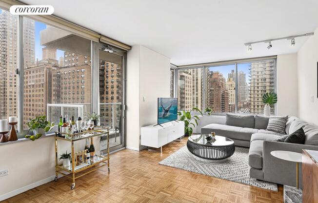 1 bed, 1 bath, 680 sqft, $4,800, Unit 10C