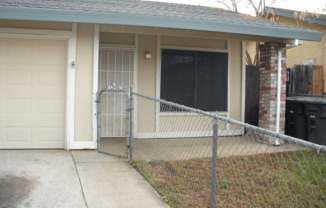 2 Bed 2 Bath Duplex!