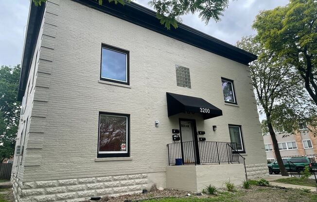 3200 Bloomington Ave S