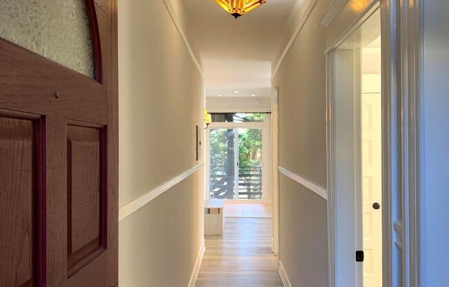 UPDATED BRIGHT 800sf 2BR/1BA Flat Noe Noe Valley 29th/Noe AVAILABLE NOW