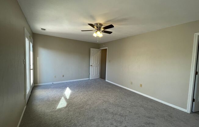 3 beds, 2.5 baths, $2,000