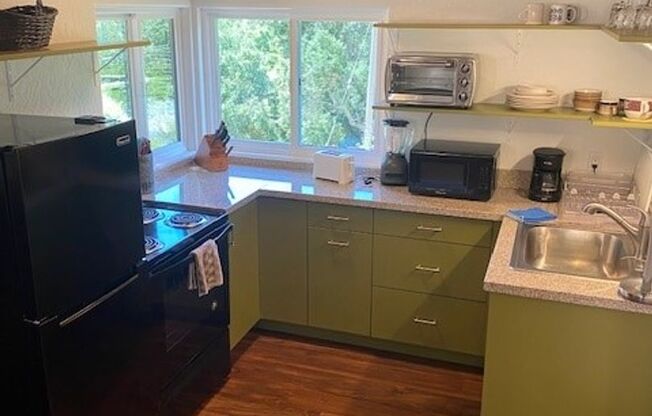 1 bed, 1 bath, $1,800