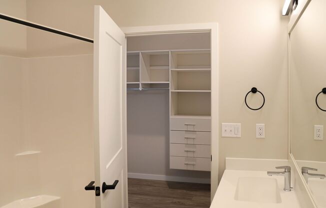 2 beds, 2 baths, 1,144 sqft, $2,650, Unit 527