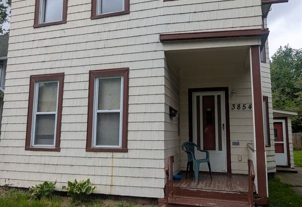 3854 W 40th