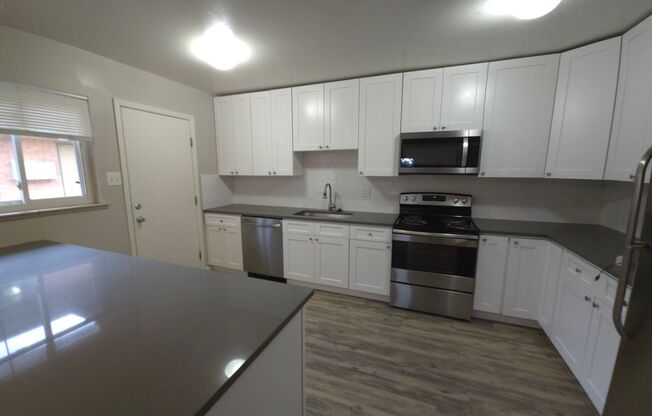 2 beds, 1 bath, $3,600, Unit 821