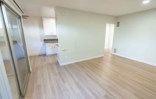 1 bed, 1 bath, 695 sqft, $2,098, Unit 03