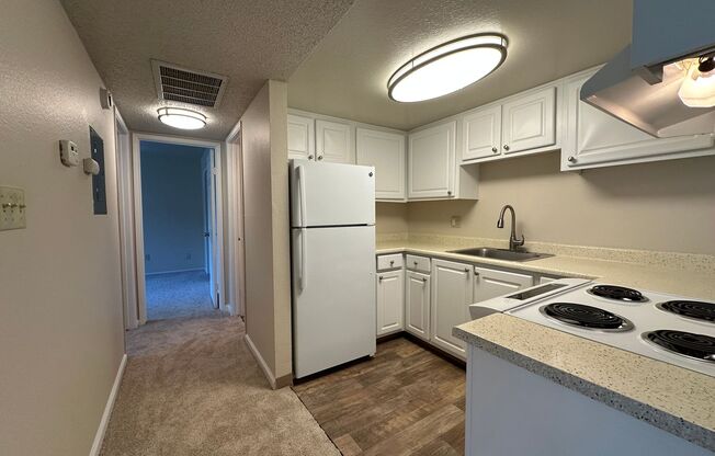 2 beds, 1 bath, 825 sqft, $1,675, Unit 490105