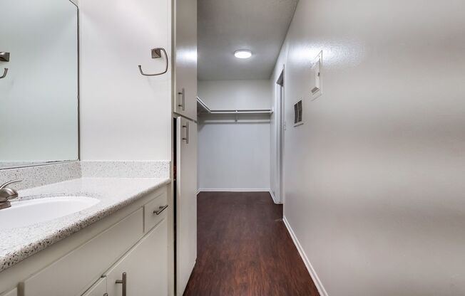 Studio, 1 bath, 404 sqft, $1,795, Unit 29-D