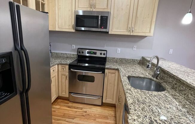 1 bed, 2 baths, $2,500