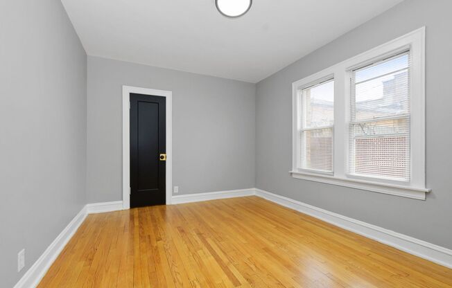 2 beds, 1 bath, $1,800, Unit 8709-1E