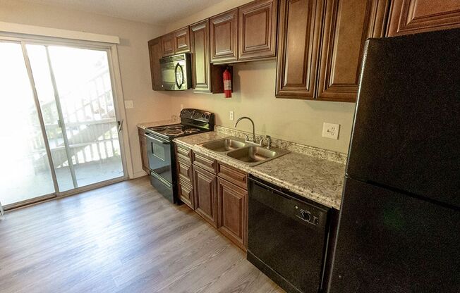 2 beds, 1 bath, $1,900, Unit # 7