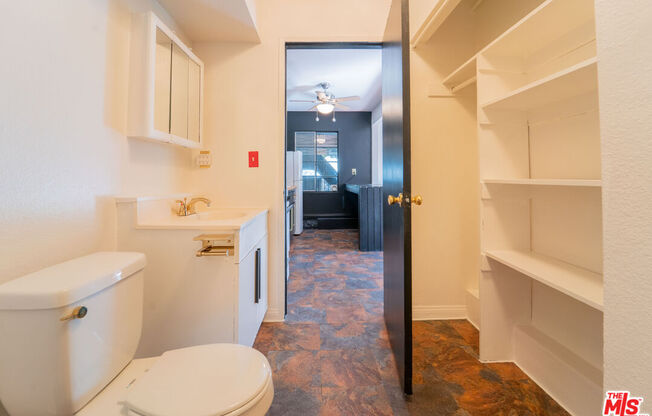 1 bed, 1.5 baths, 700 sqft, $2,625, Unit 23G