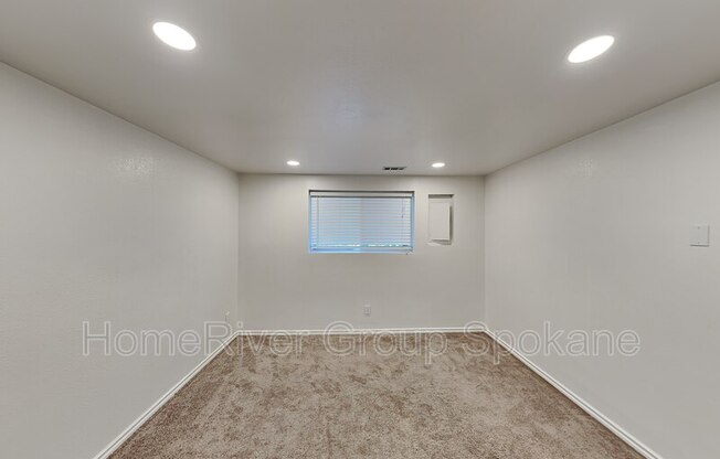 4227 E 35 AVE