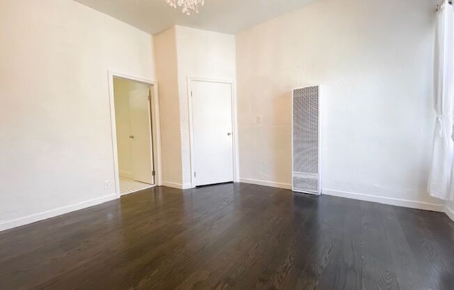 1 bed, 1 bath, $2,200, Unit D