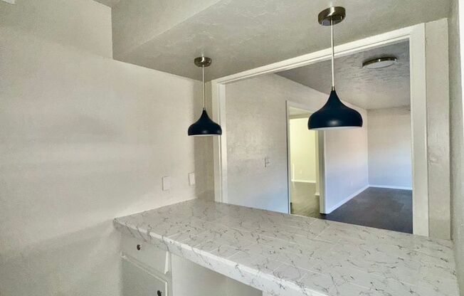 2 beds, 1.5 baths, 850 sqft, $1,000, Unit 05