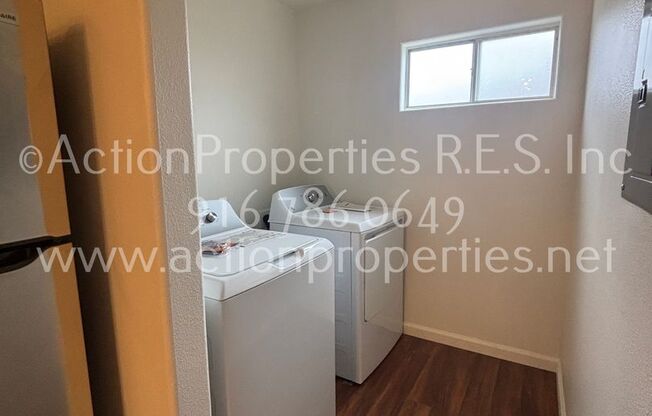 3 beds, 2 baths, $2,495, Unit Unit #1914