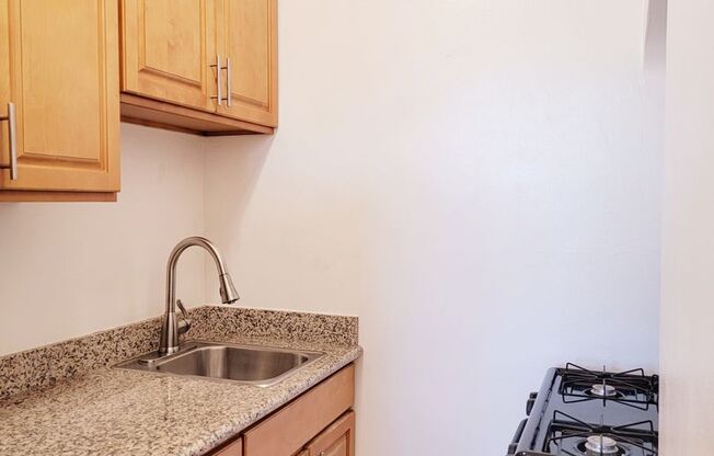 Studio, 1 bath, 450 sqft, $2,400, Unit 601