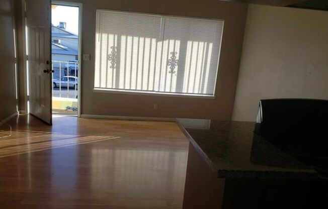 MULTI PLEX, 4 UNITS!