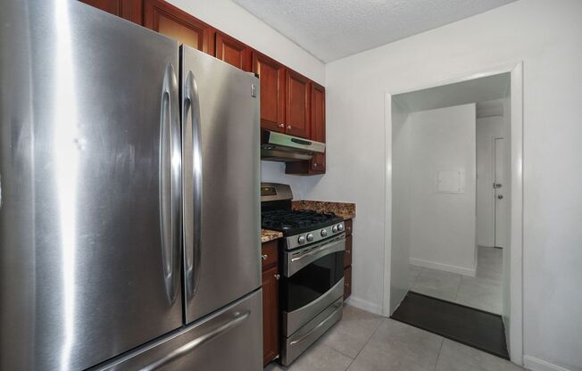 2 beds, 1 bath, $2,699