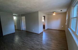 2 beds, 1 bath, 930 sqft, $800, Unit Apt 1