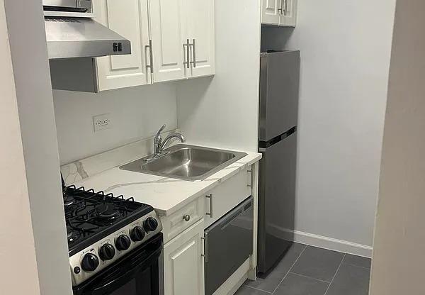 Studio, 1 bath, $2,650, Unit 2D