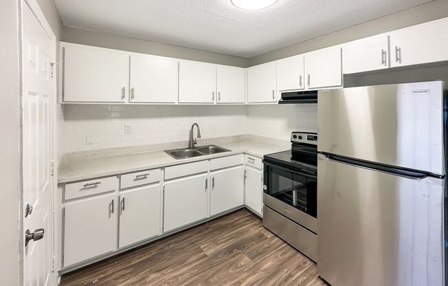 1 bed, 1 bath, 700 sqft, $999