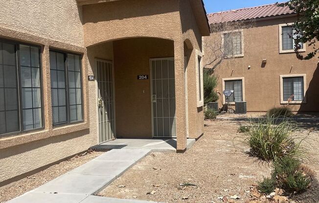 1 Bedroom Located in Gated Community  **2 WEEKS FREE**