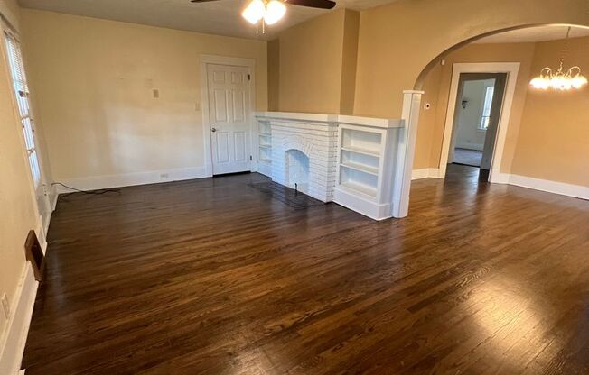 2 beds, 1 bath, $900