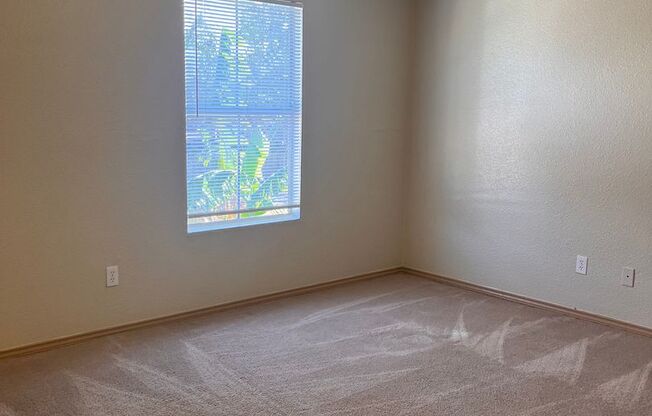 1 bed, 1 bath, 612 sqft, $895, Unit 910